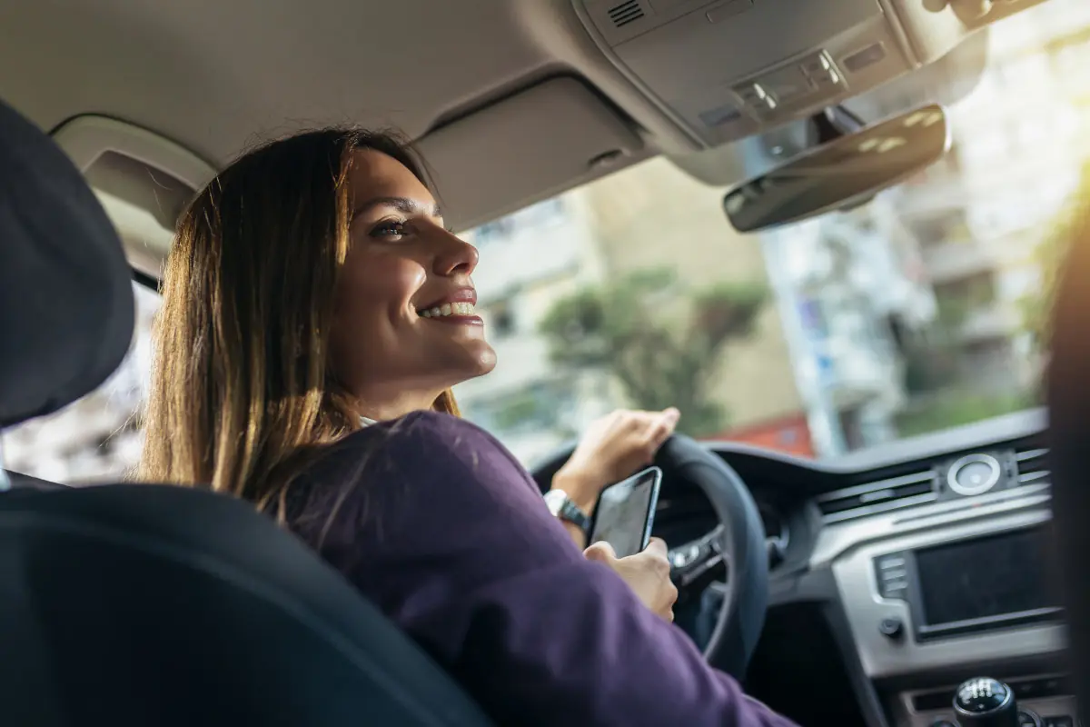 mujer taxista profesional